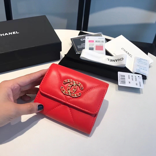 シャネル財布背面デザイン